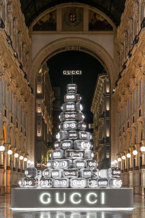 arbol de navidad gucci|The Gucci Christmas Tree Is Not a Tree .